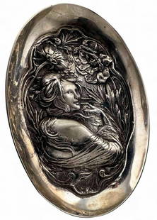 Art Nouveau Silver Dish: Art Nouveau Silver Plate, 103.4g. Marked "800." Approximately 5.25L x 3.5W x 0.5H in. ALL CREDIT CARDS WILL BE MANUALLY VERIFIED PRIOR TO SHIPMENT.