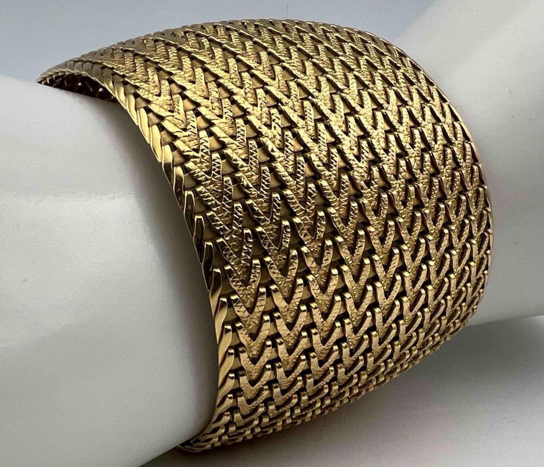 18K Woven Yellow Gold Bracelet (1 of 4)