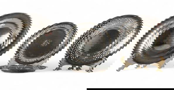 Sterling Silver Dessert Plates & Bowls: Sterling Silver Dessert Plates & Bowls, 379.2g. Marked "Sterling." Largest piece approximately 6.125W x 1.0H in. Smallest approximately 5.75L x 5.75W in. ALL CREDIT CARDS WILL BE MANUALLY VERIFIED PRI