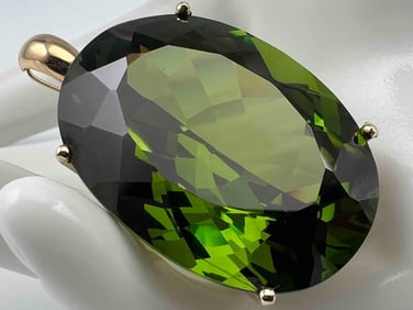 14K Green Glass Pendant