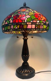Stained Glass Table Lamp With Floral Motif