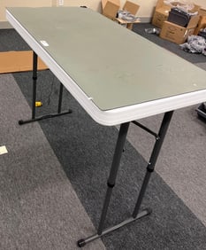 Adjustable Height Plastic Table With Anti-Static Mat