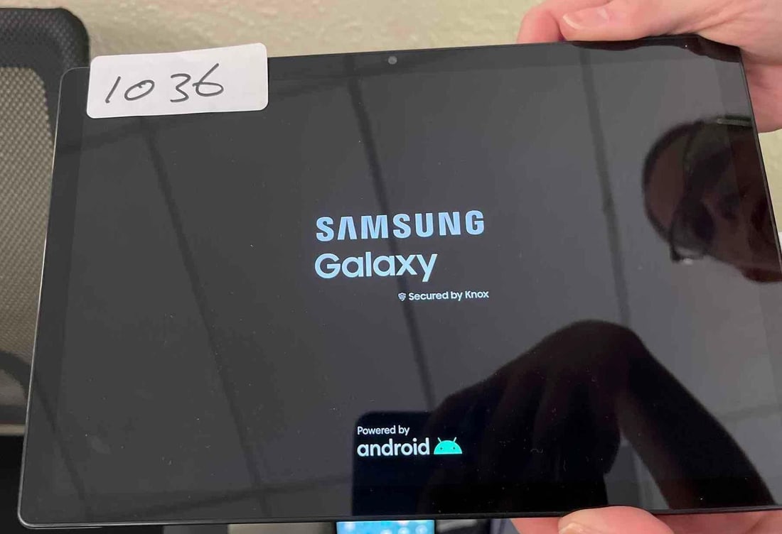 Samsung Galaxy Tablet (1 of 3)