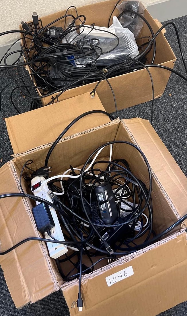 Computer & Power Cords (1 of 5)