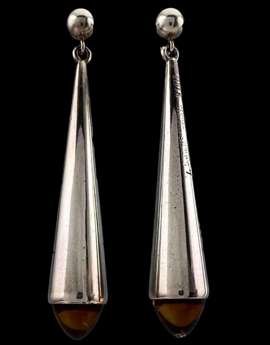 Bent Knudsen Mid Century Modern Sterling & Amber Drop Earrings: Bent Knudsen Mid Century Modern Sterling & Amber Drop Earrings. 8.4g. Approximately 3.0L x 0.375W in. ALL CREDIT CARDS WILL BE MANUALLY VERIFIED PRIOR TO SHIPMENT.