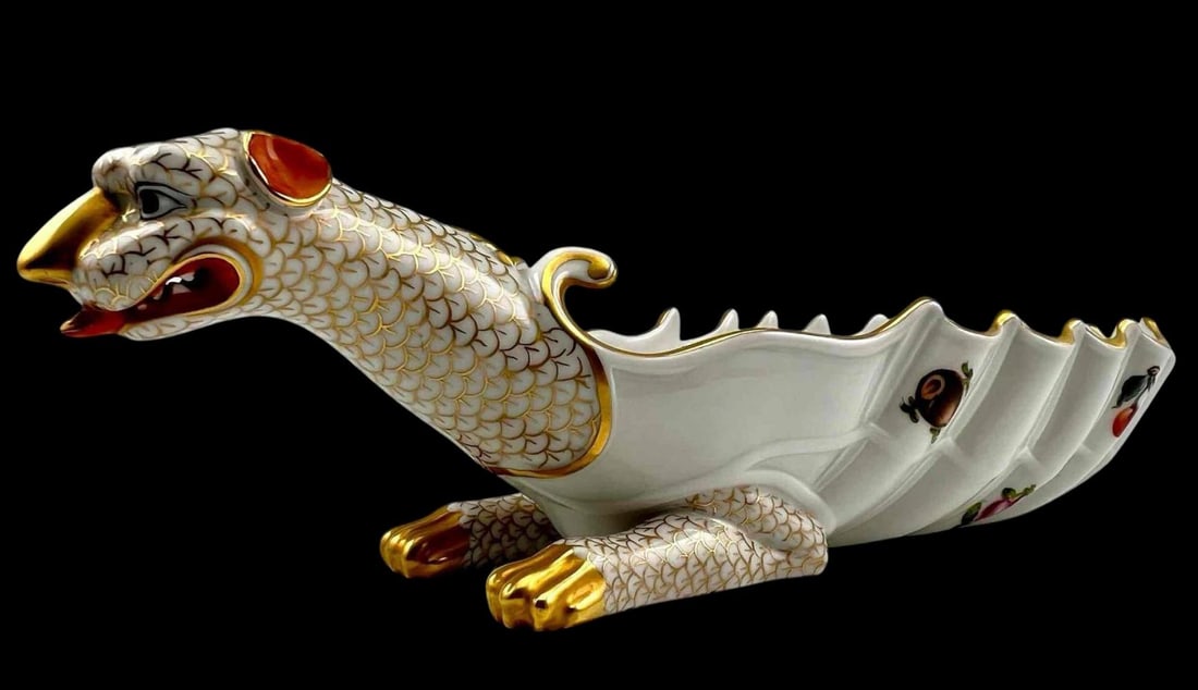 Herend Hungary Porcelain Queen Victoria Dragon Form Dish: Herend Hungary Porcelain Queen Victoria Dragon Form Dish. Approximately 10.875L x 4.0W x 3.25H in.