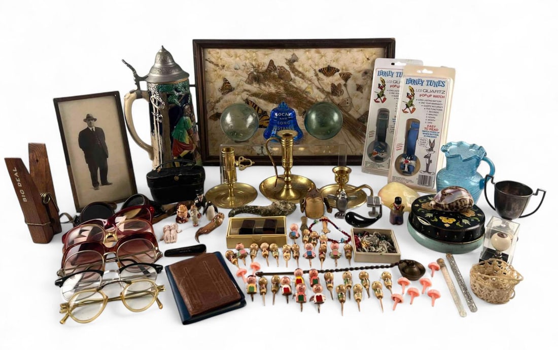 Large Lot Of Antiques & Vintage Collectibles (1 of 19)