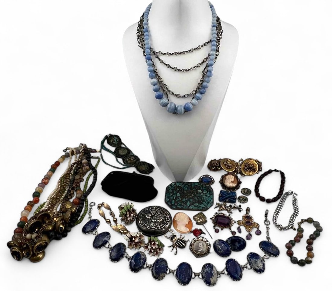 Lot Of Antique & Vintage Costume Jewelry (1 of 15)