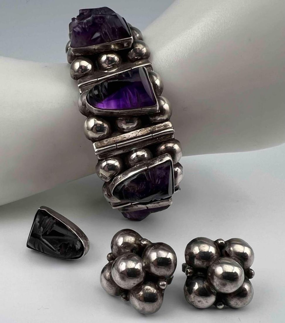 Vintage Mexican Sterling Silver Carved Amethyst Bracelet & Silver Earrings (1 of 13)