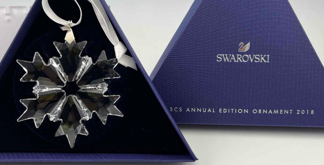 Swarovski Crystal Snowflake Ornament, 2018, With Original Box: Swarovski Crystal Snowflake Ornament, 2018, With Original Box.