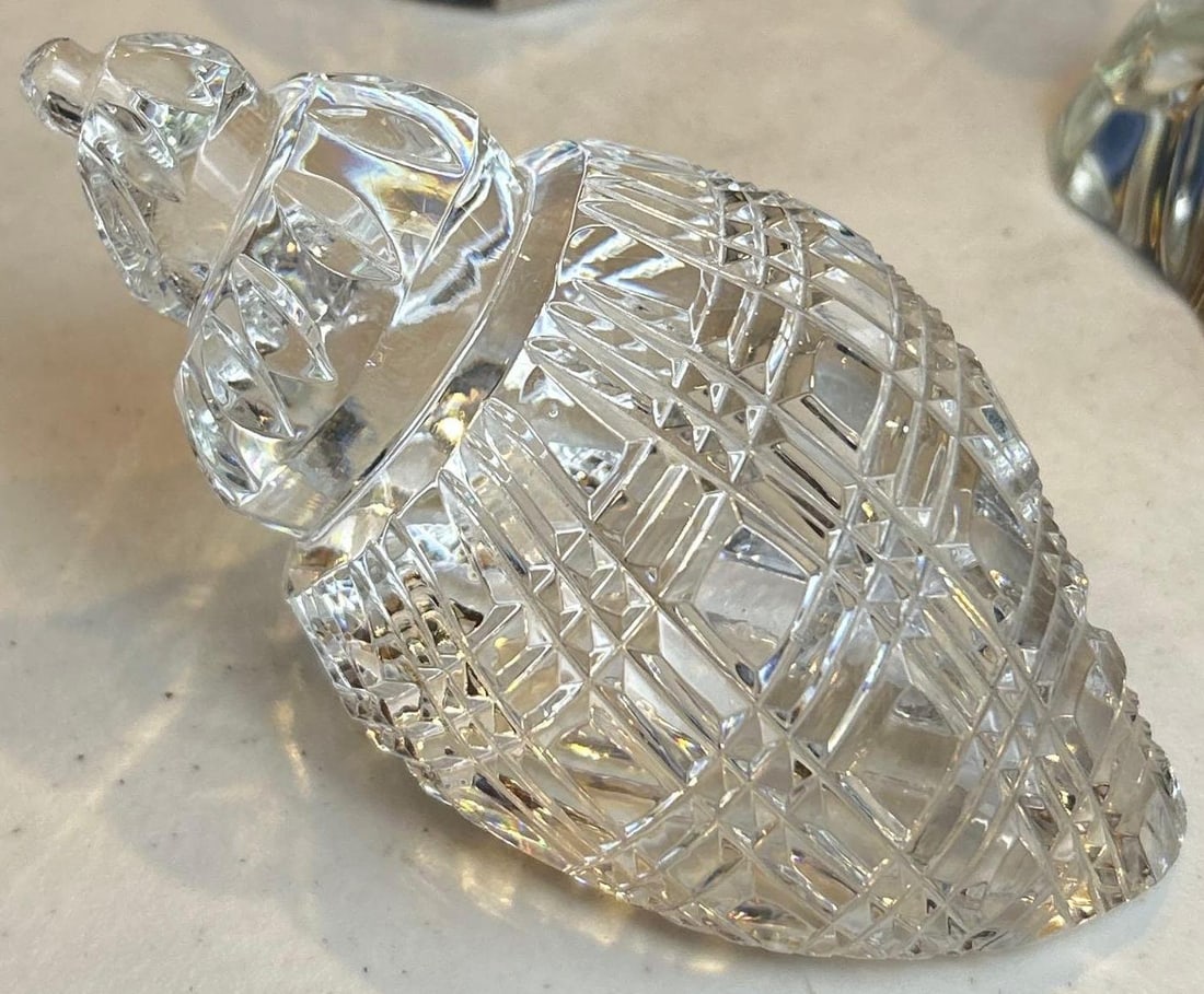 Waterford Crystal Shell: Waterford crystal shell. No chips.