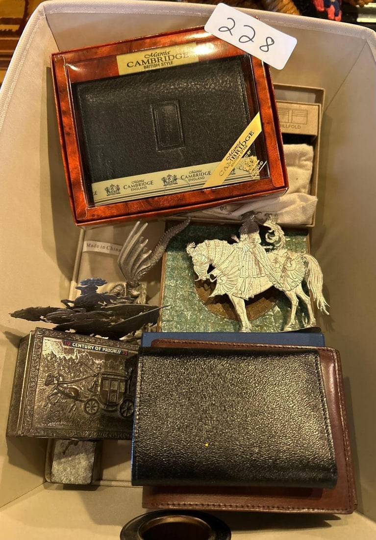 Seiko Watch, Wallets, And Collectibles: Seiko Watch, wallets, and collectibles. Includes Coach wallet.