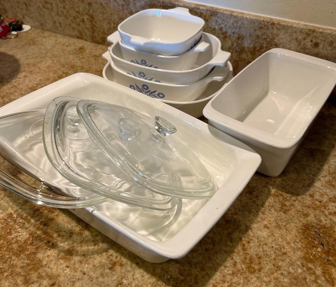 Grouping Of Vintage Corning Ware (1 of 4)