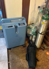 Phillips Respironics Ever Flo Oxygen Concentrator And Other Oxygen Tanks