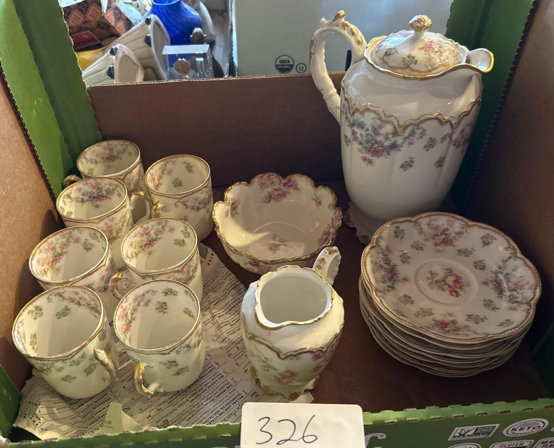 Haviland Limoges Porcelain Demitasse Service: Haviland Limoges porcelain demitasse service. Does have wear, did not detect chips