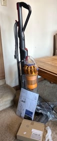 Dyson Vacuum With Accessories