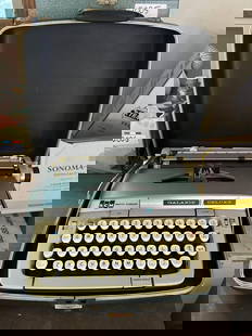 Smith-Corona Galaxie Deluxe Typewriter: Smith-Corona Galaxie Deluxe typewriter. Working condition, will need new ribbons.