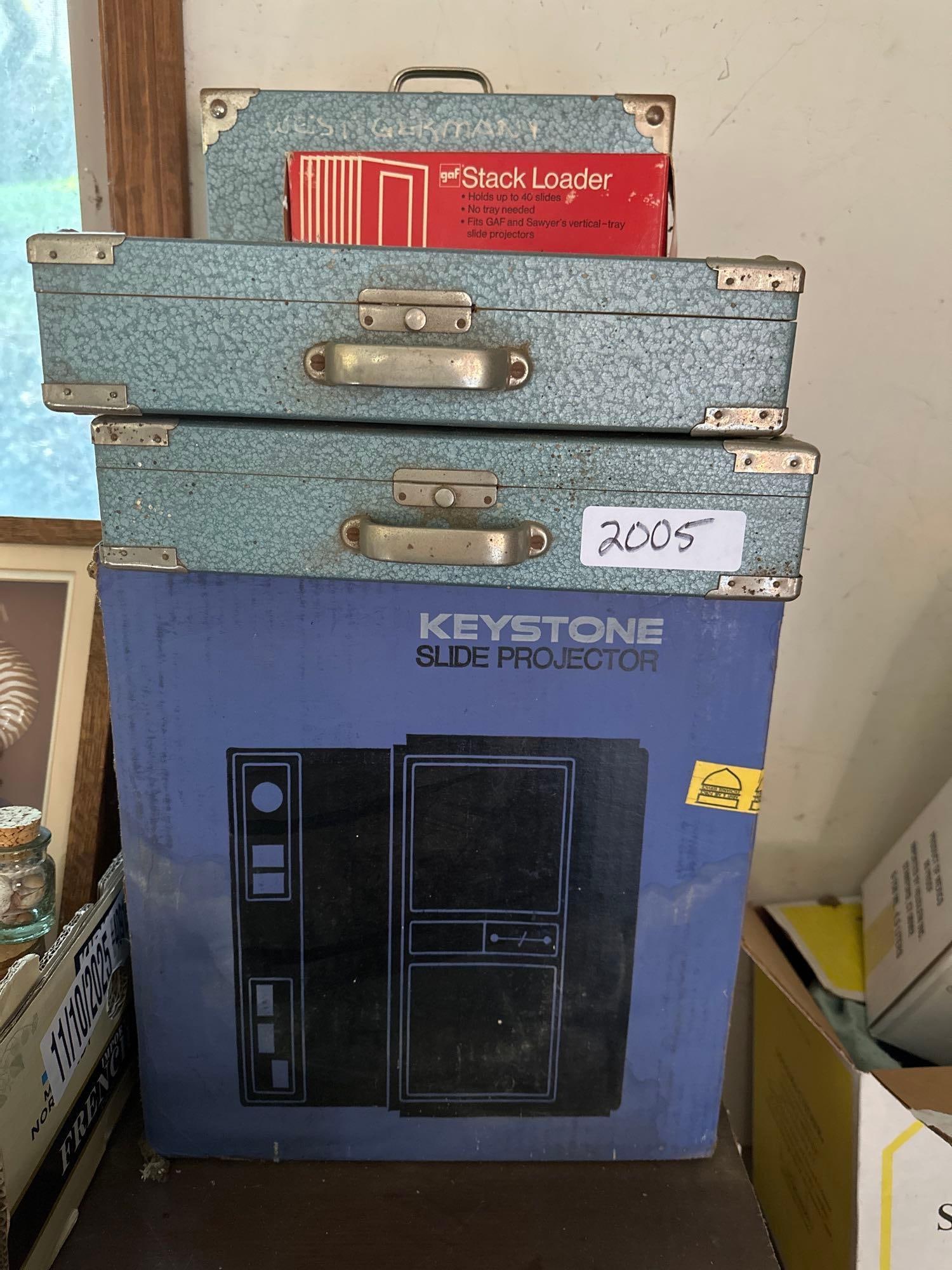 Keystone Slide Projector With Slides (1 of 3)