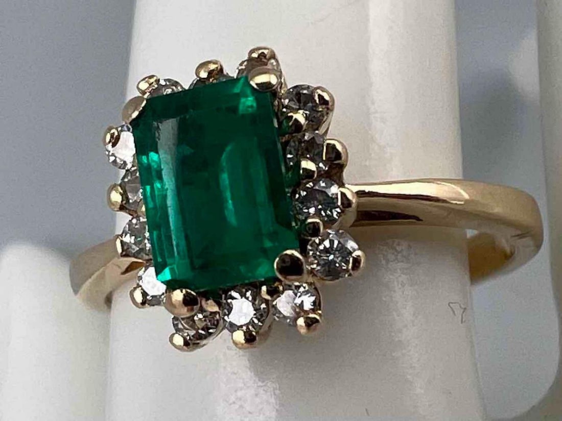 14K Emerald Diamond Ring (1 of 6)