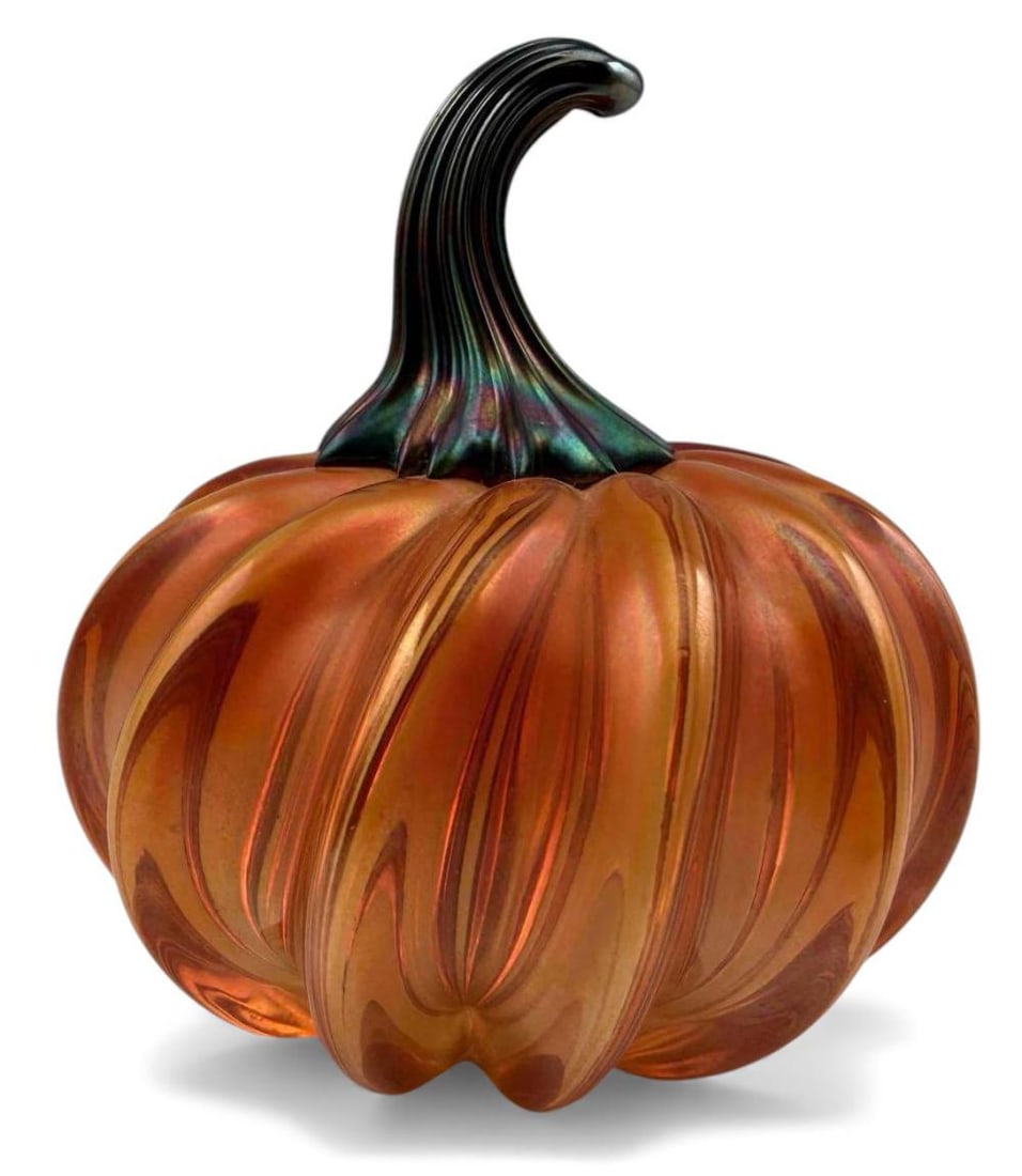 Art Glass Pumpkin Paperweight: Art Glass Pumpkin Paperweight. Approximately 3.0H x 3.0W in.FOR SHIPPING: You may reach out to: QPS info@qualitypackship.com www.qualitypackship.com/quotes 312-725-3711, The Packaging Store: auctionpa