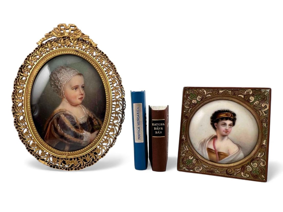 Miniature Portraits & Miniature Books: Miniature Portraits & Miniature Books. First book: Poetica Hungarica, Hungarian Poetry, Issued by the Communist League of Hungary in honour of the 9th World Festival of Youth and Students, Approximate