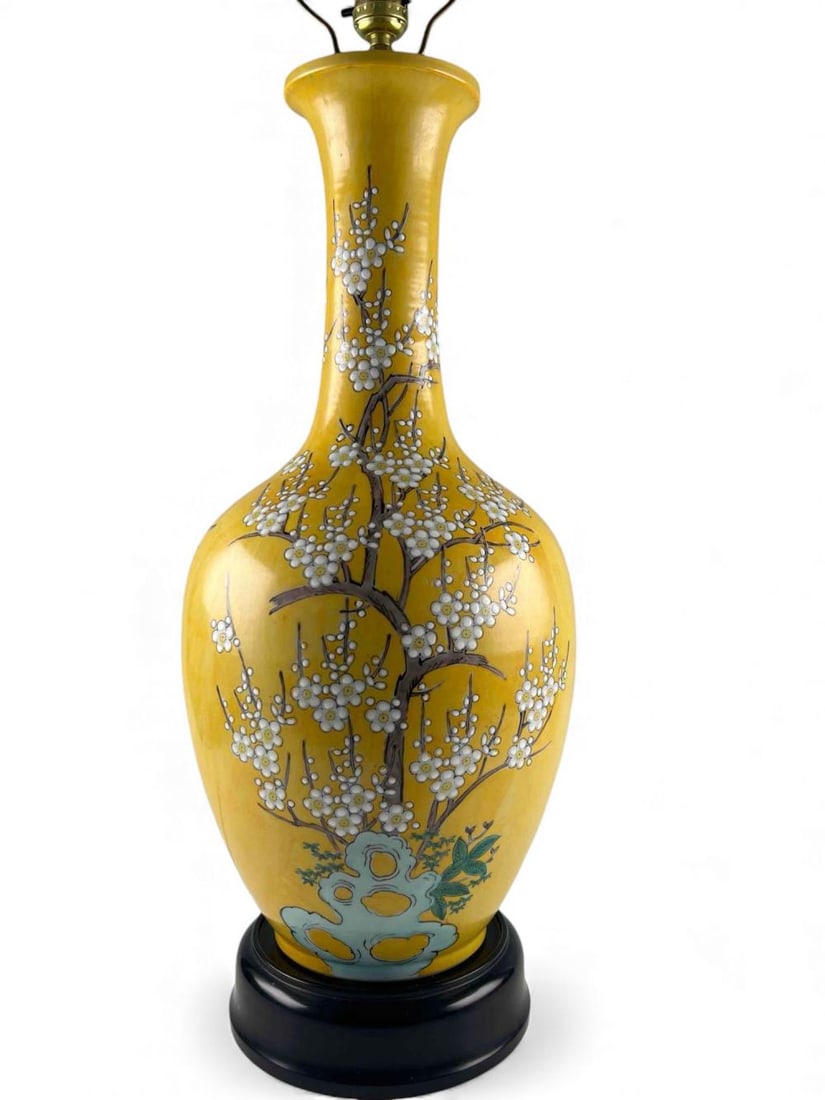 Japanese Kutani Porcelain Table Lamp: Japanese Kutani Porcelain Table Lamp. Tag attached to base marked "Genuine Kutani Made In Japan." Approximately 24.0H x 10.0W in. (to base of socket).FOR SHIPPING: You may reach out to: QPS info@quali