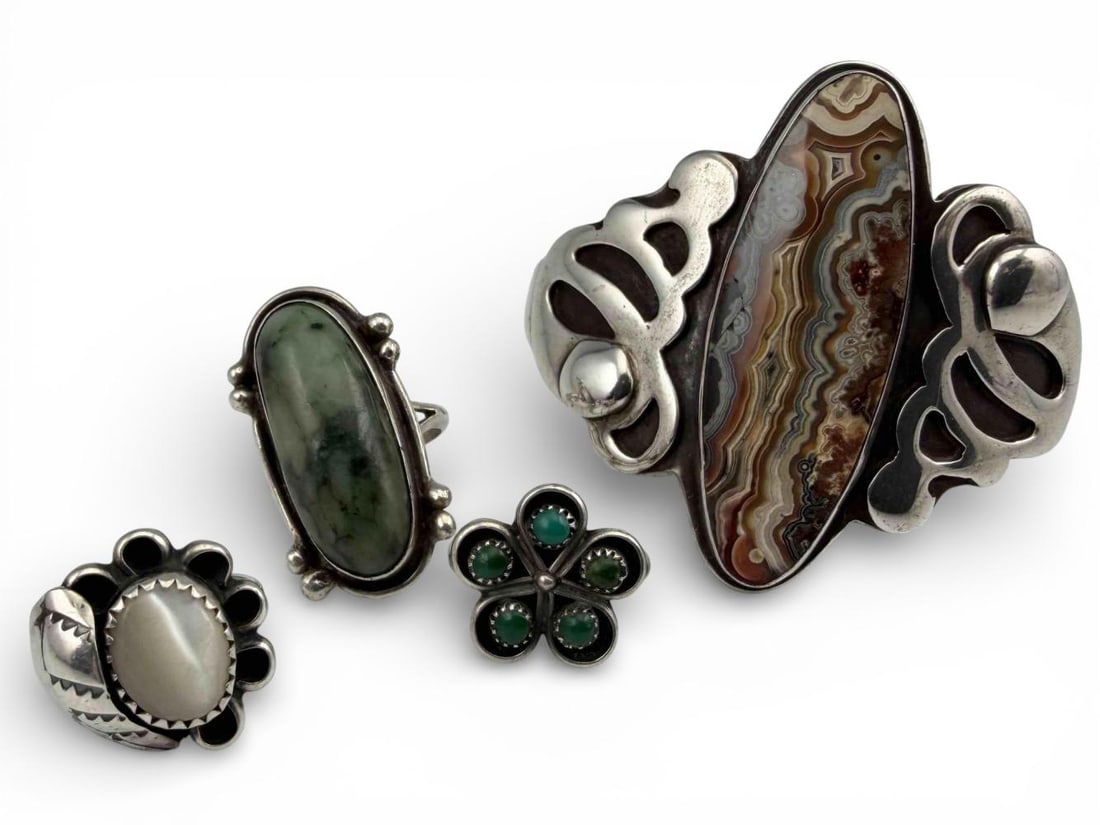 Sterling Silver Agate Cuff Bracelet & Native American Silver Rings: Sterling Silver Agate Cuff Bracelet & Native American Silver Rings, 44.5g. Marked or test at sterling. Bracelet inner cuff approximately 4.75in. Cuff break approximately 0.75in. Width at front approxi