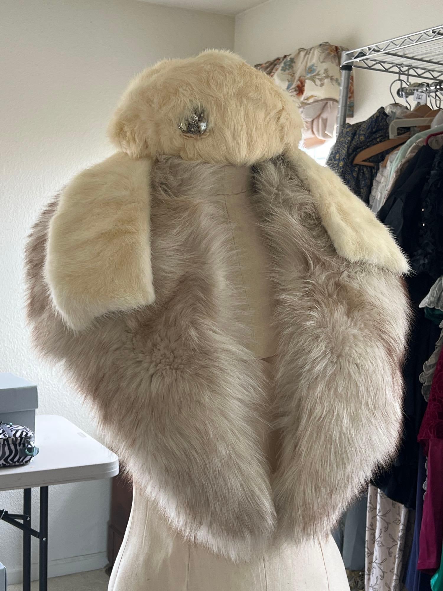 Grouping Of Vintage Fur Accessories: Grouping of vintage fur accessories. Includes fox fur collar, mink fur collar and rabbit fur hat.