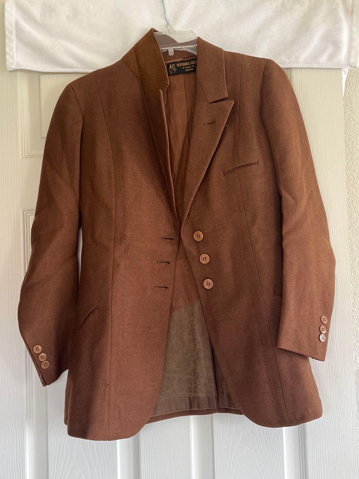 Vintage Ladies' Riding Jacket: Vintage ladies' riding jacket. Approximate size small.