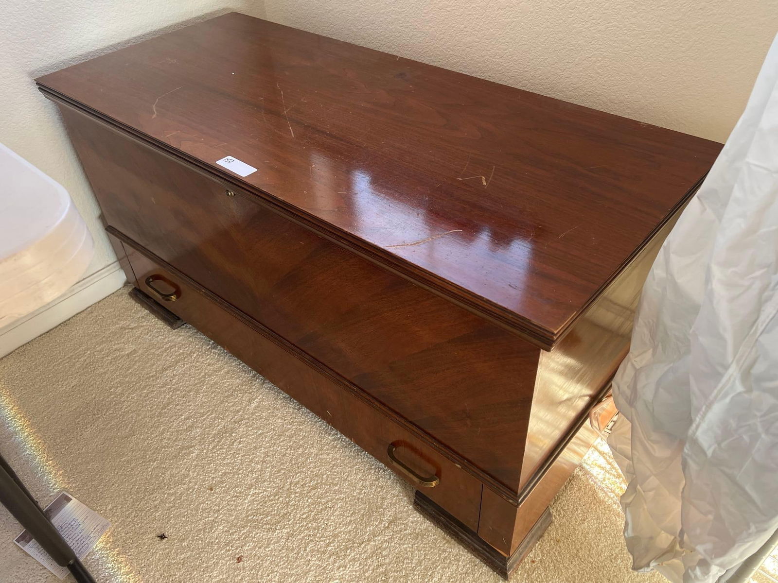 Cedar Lined Storage Chest (1 of 4)