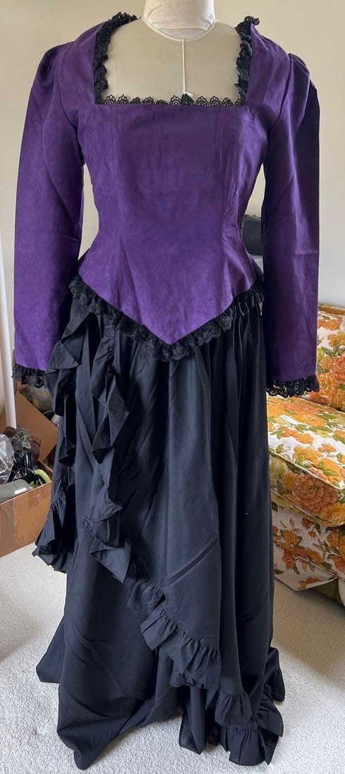 Victorian Inspired Two-Piece Costume Ensemble (1 of 5)