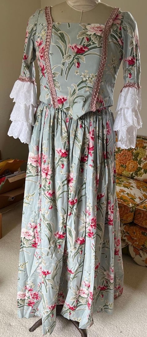 Floral Civil War Era Historical Reproduction Costume Dress: Floral civil war era historical reproduction costume dress. Approximate size small. tag marked "an original by showbelles design."