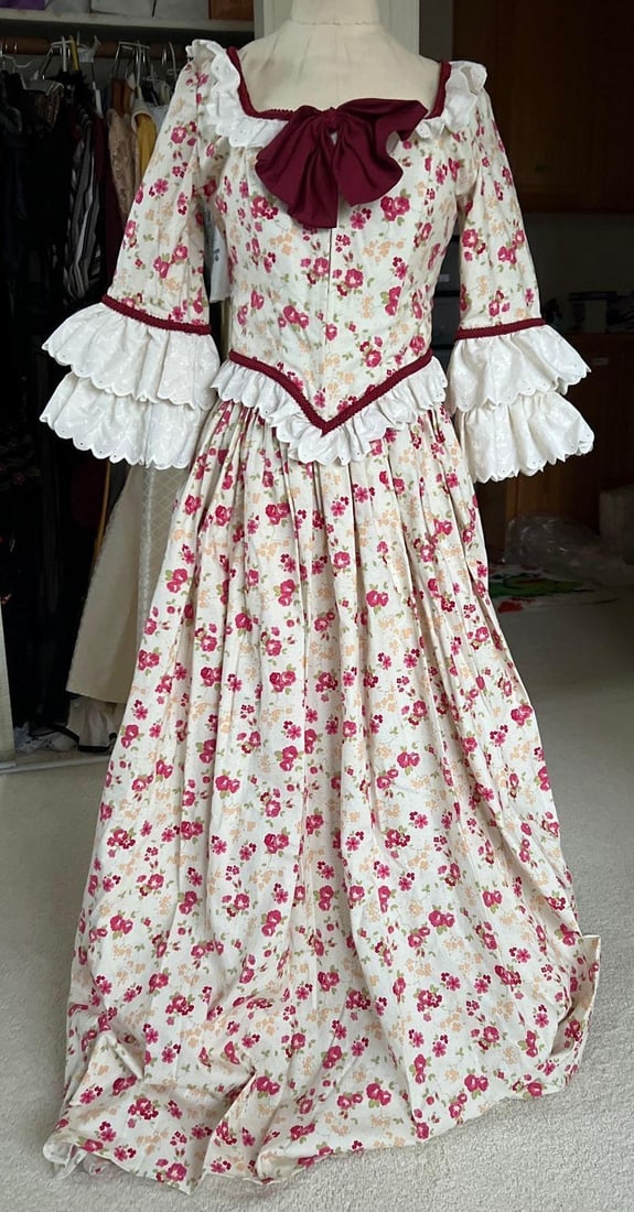 Floral Costume Dress In The Style Of The American Civil War Period (1 of 4)