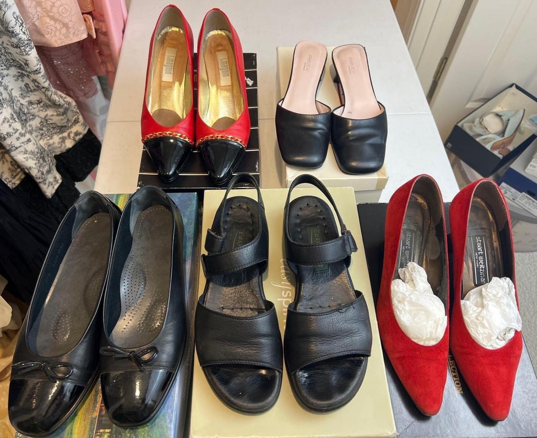Five Pair Of Women's Shoes To Include Stuart Weitzman, Sas, Easy Spirit, And More (1 of 11)
