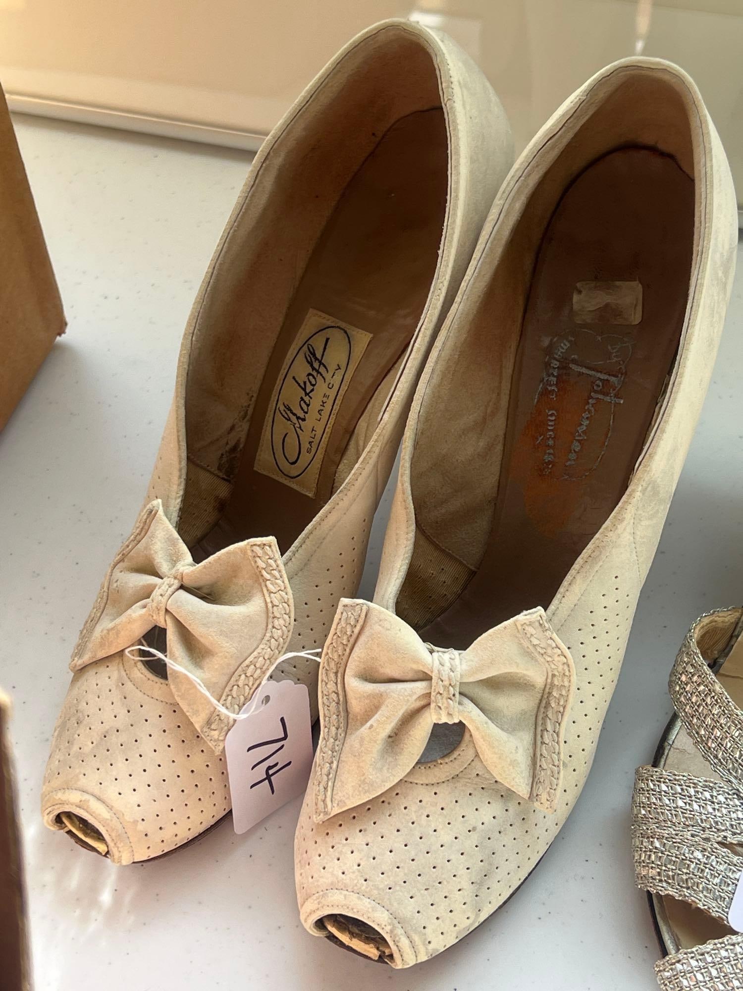 Vintage 1940s White Leather Shoes (1 of 4)