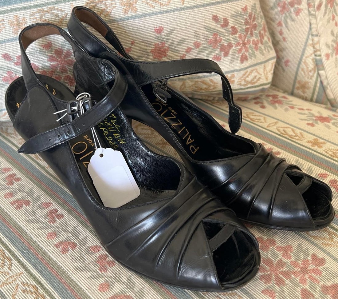 Circa 1940s Black Leather Peep Toe Shoes Approximate Size 6: Circa 1940s black leather peep toe shoes approximate size 6.5