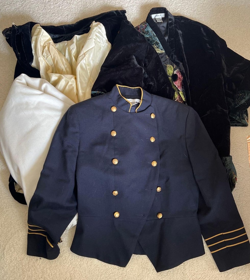 Capes, Blazers & Jackets: Capes, blazers & jackets. Various sizes.