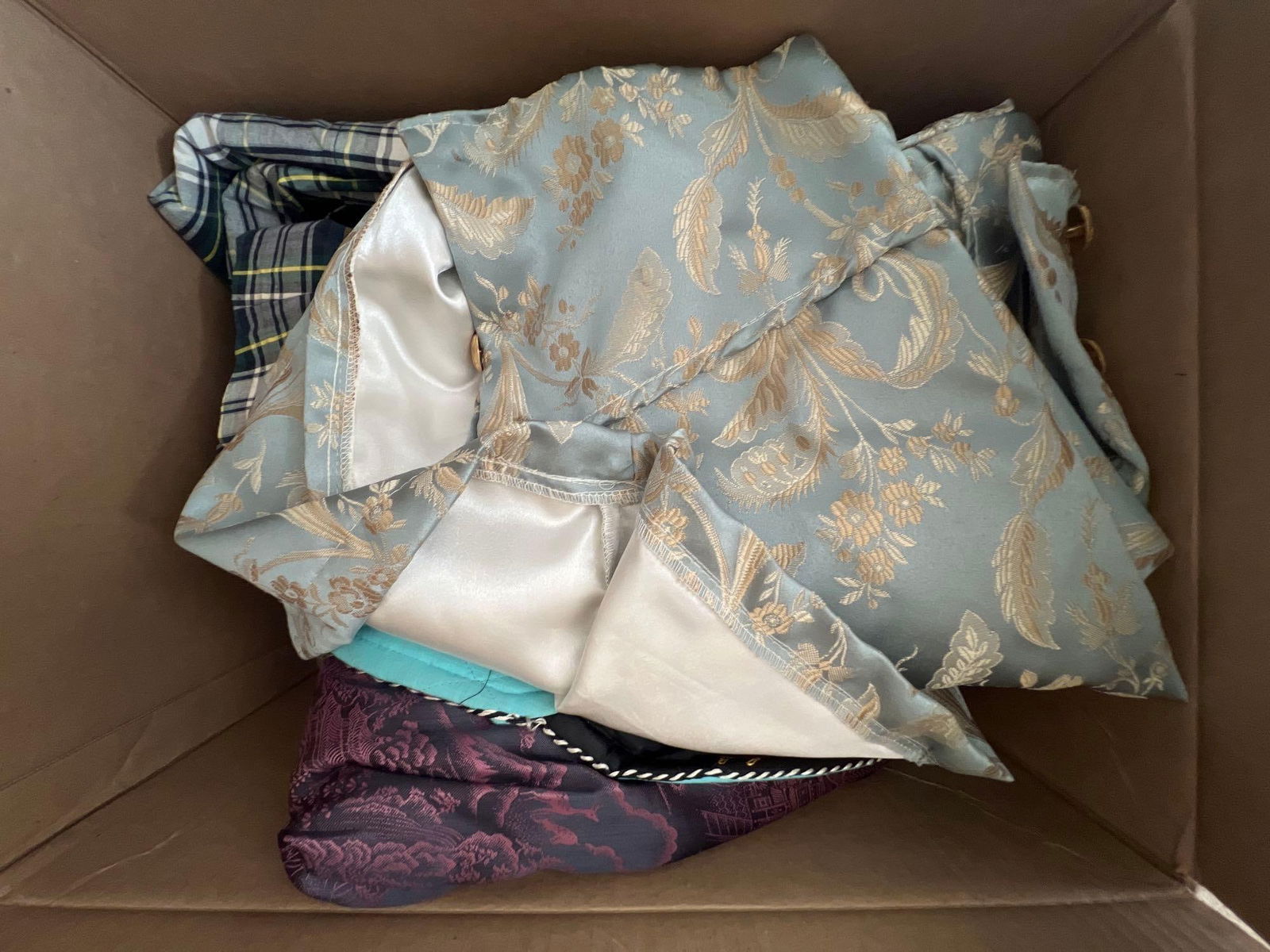 Men's Costume Clothing: Men's costume clothing. Approximate size XL.