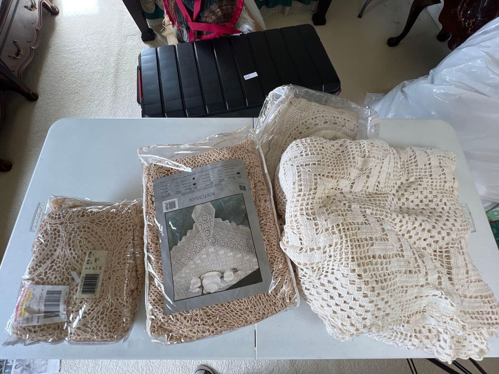 Lot Of Crocheted Lace Tablecloths (1 of 6)