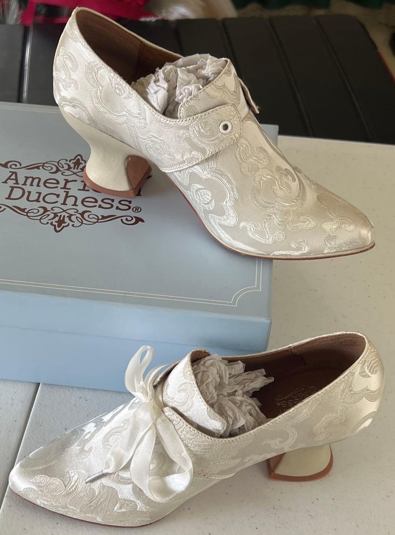 American Duchess Antique Style Shoes (1 of 3)