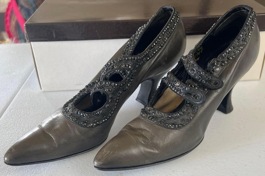 Vintage Sommer & Kauffman Brown Leather & Beaded Shoes (1 of 3)