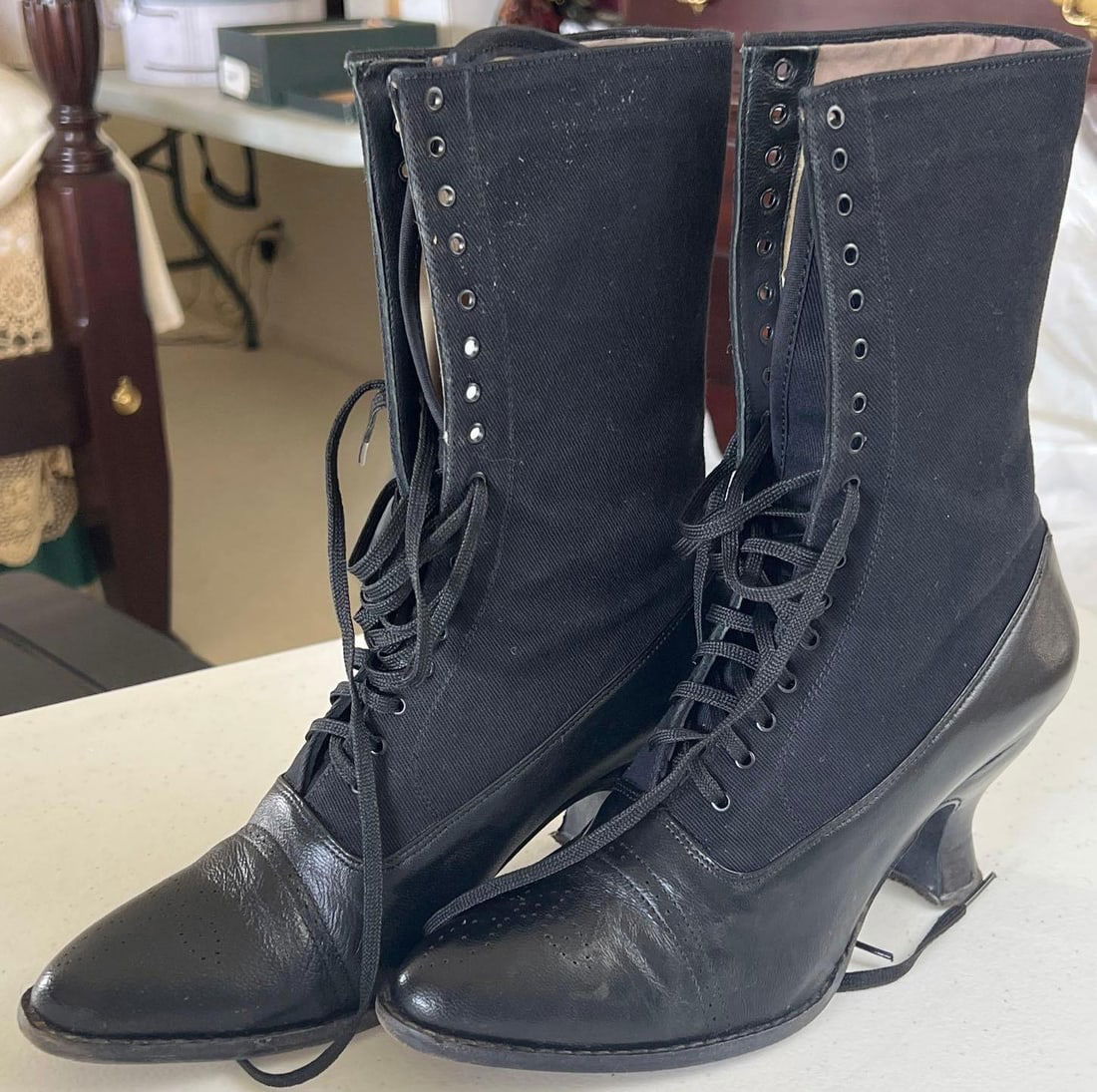 Oak Tree Farms Victorian Inspired Lace Up Boots: Oak Tree Farms Victorian Inspired Lace Up Boots. Leather With Canvas Uppers, sz 7