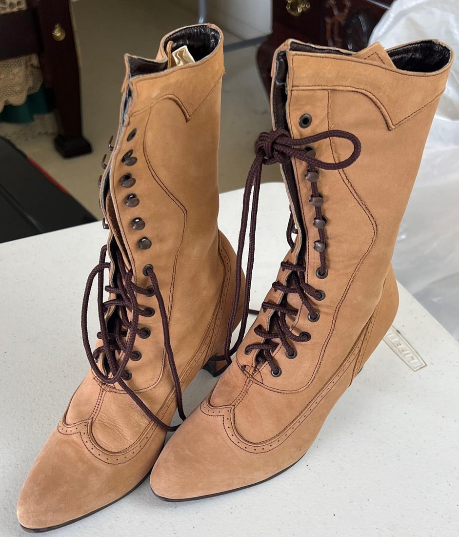 Oak Tree Farms Victorian Inspired Leather Lace Up Boots (1 of 3)