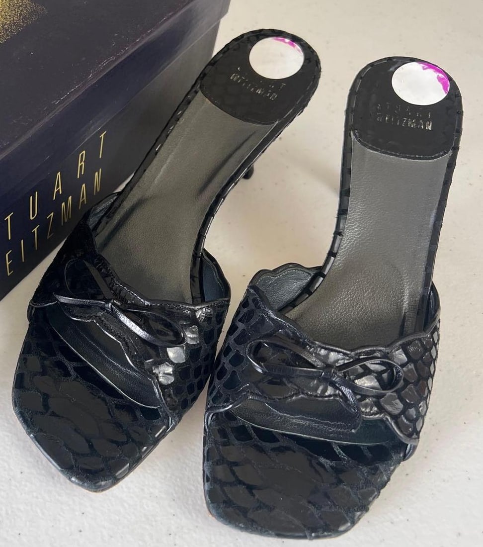 Stuart Weitzman Black Patent Leather Snake Skin Look Heels, Size 6 1/2 (1 of 3)