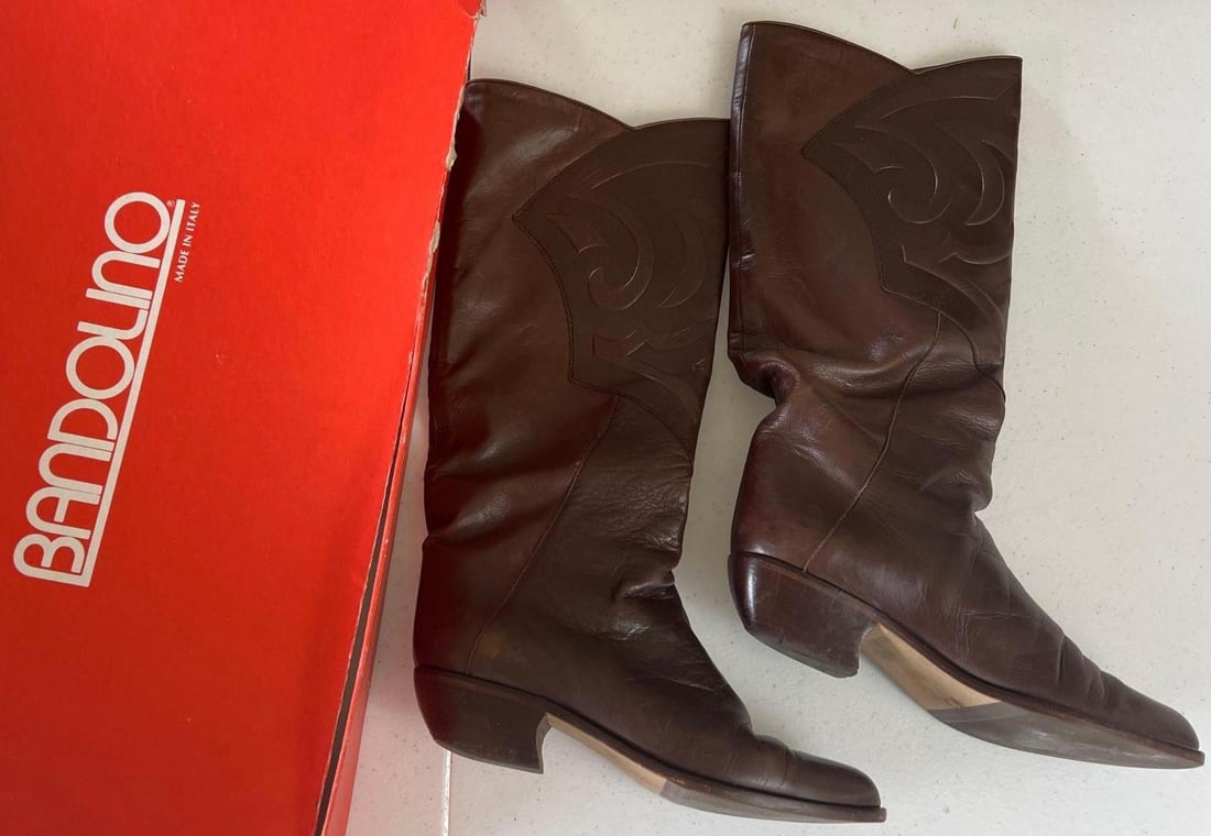 Vintage Italian Brown Leather Cowboy Boots By Bandolino, Size 6 (1 of 4)