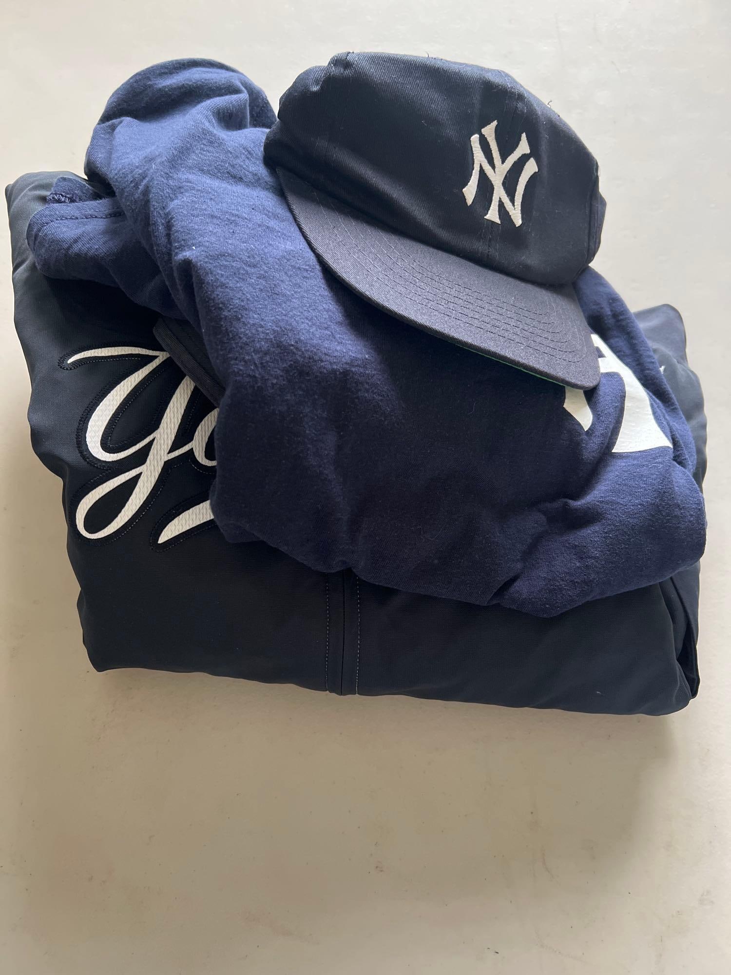 New York Yankees Jacket, T-Shirt & Hats: New York Yankees jacket, T-shirt & hats. Size medium.