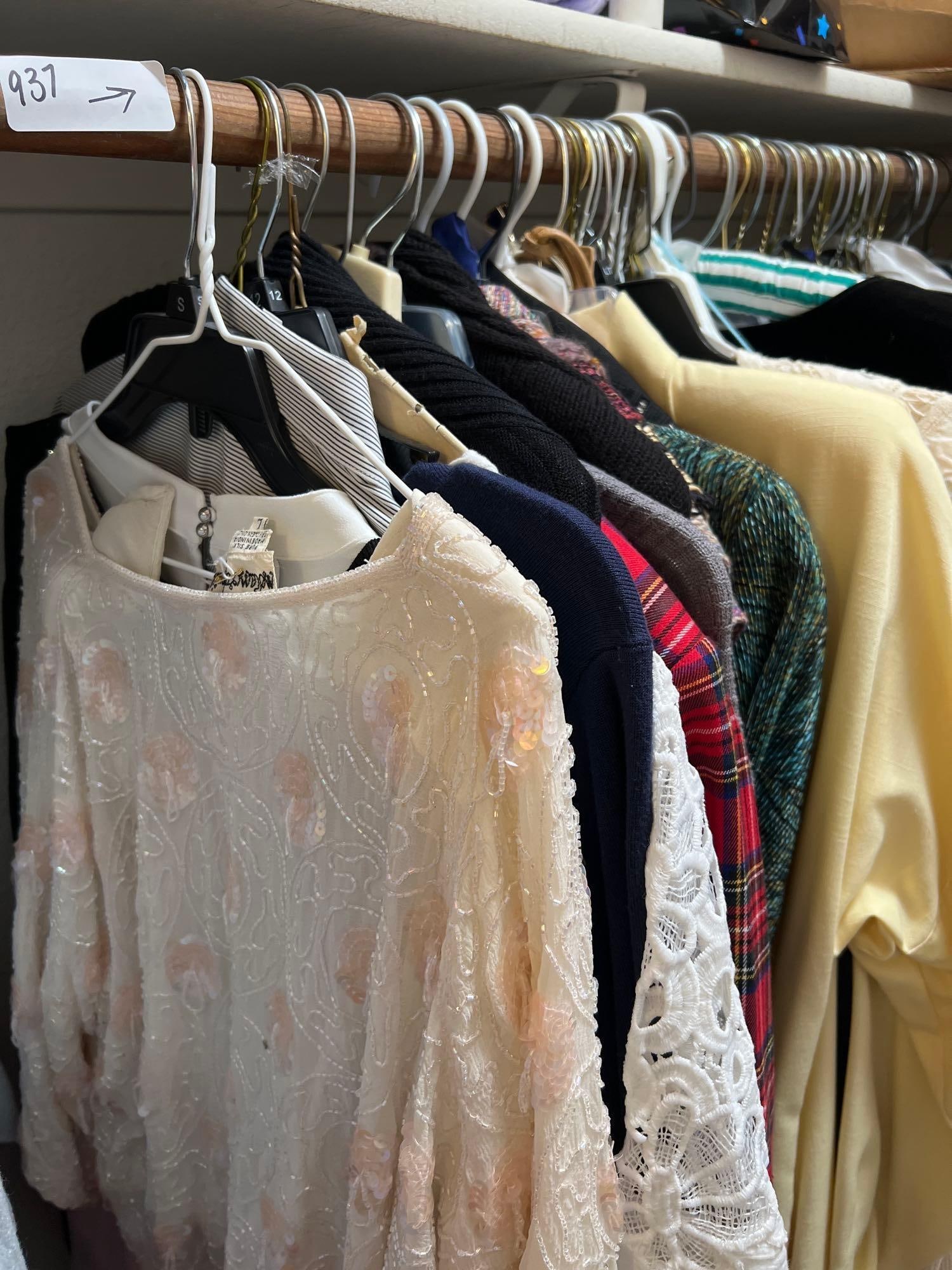 Lot Of Ladies' Clothing, Including Vintage Pieces (1 of 9)
