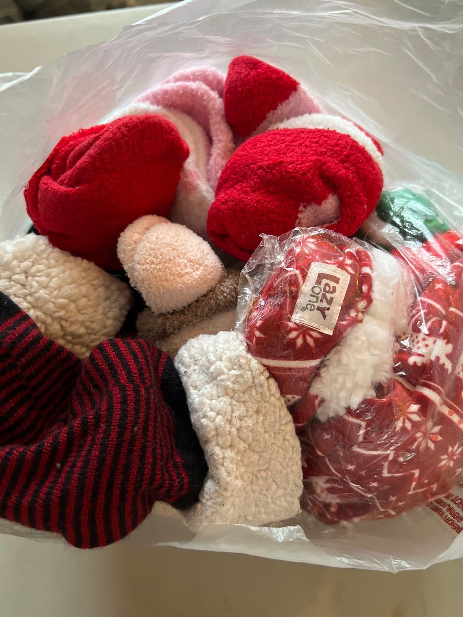 Large Lot Of Ladies' Socks: Large lot of ladies' socks