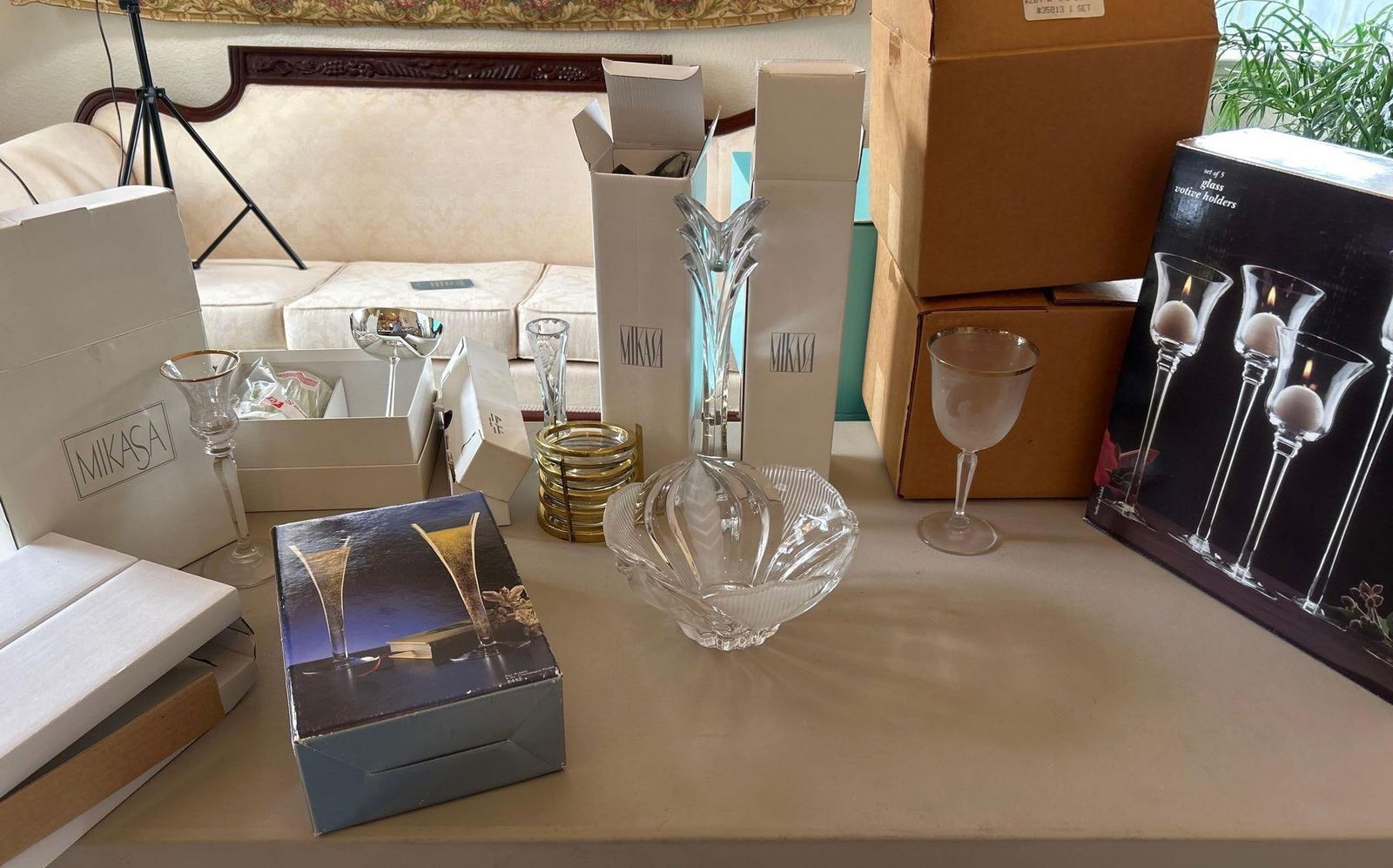 Large Grouping Of Glass And Crystal (1 of 7)