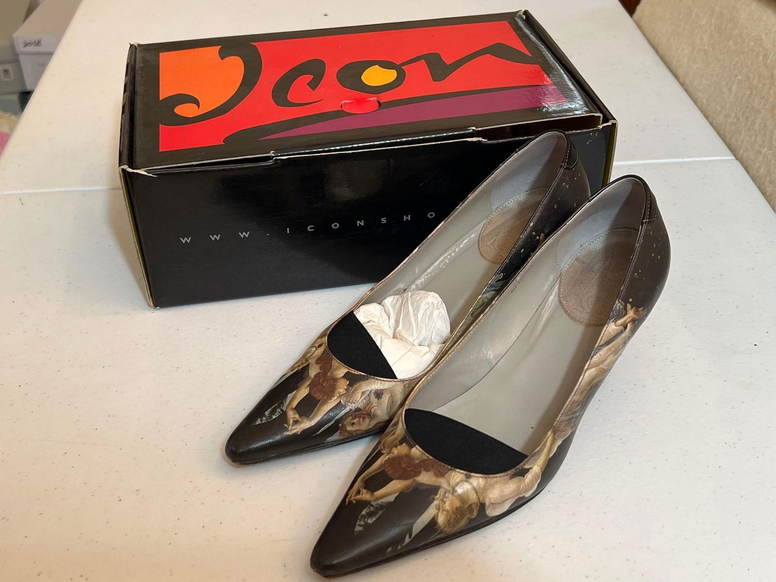 Icon Woman's Shoes With Angel Design Size 7: Icon woman's shoes with angel design size 7.